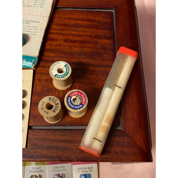 Mixed Box Lot Sewing Notions weighs 10 oz. List in description GUC - Picture 12 of 12